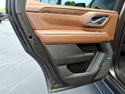 Used 2021 Chevrolet Tahoe High Country w/ Premium Package AWD/4WD image 14