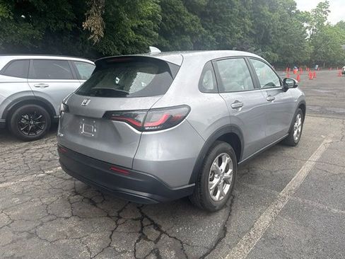 Used 2023 Honda HR-V LX image 3