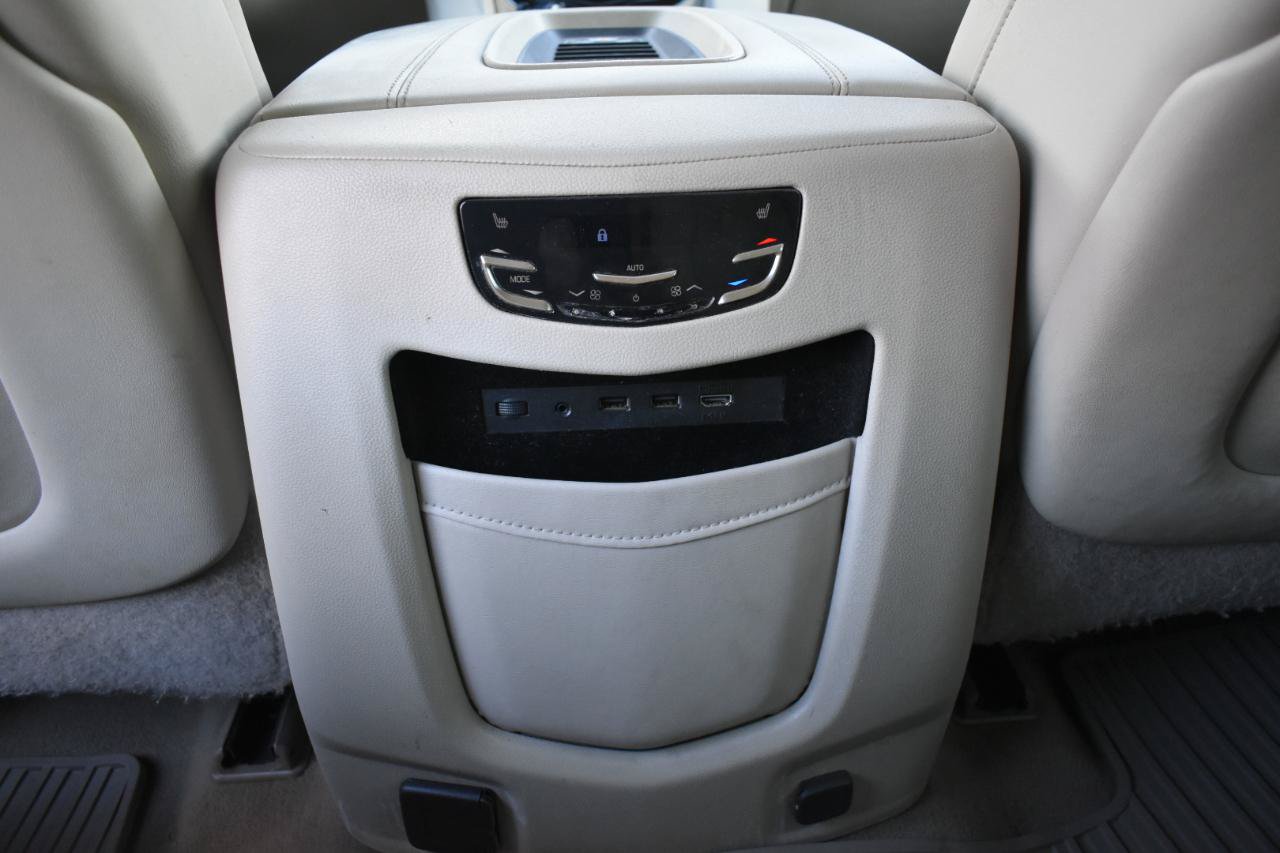 Used 2018 Cadillac Escalade Premium Luxury w/ LPO, Radiant Package AWD/4WD image 40