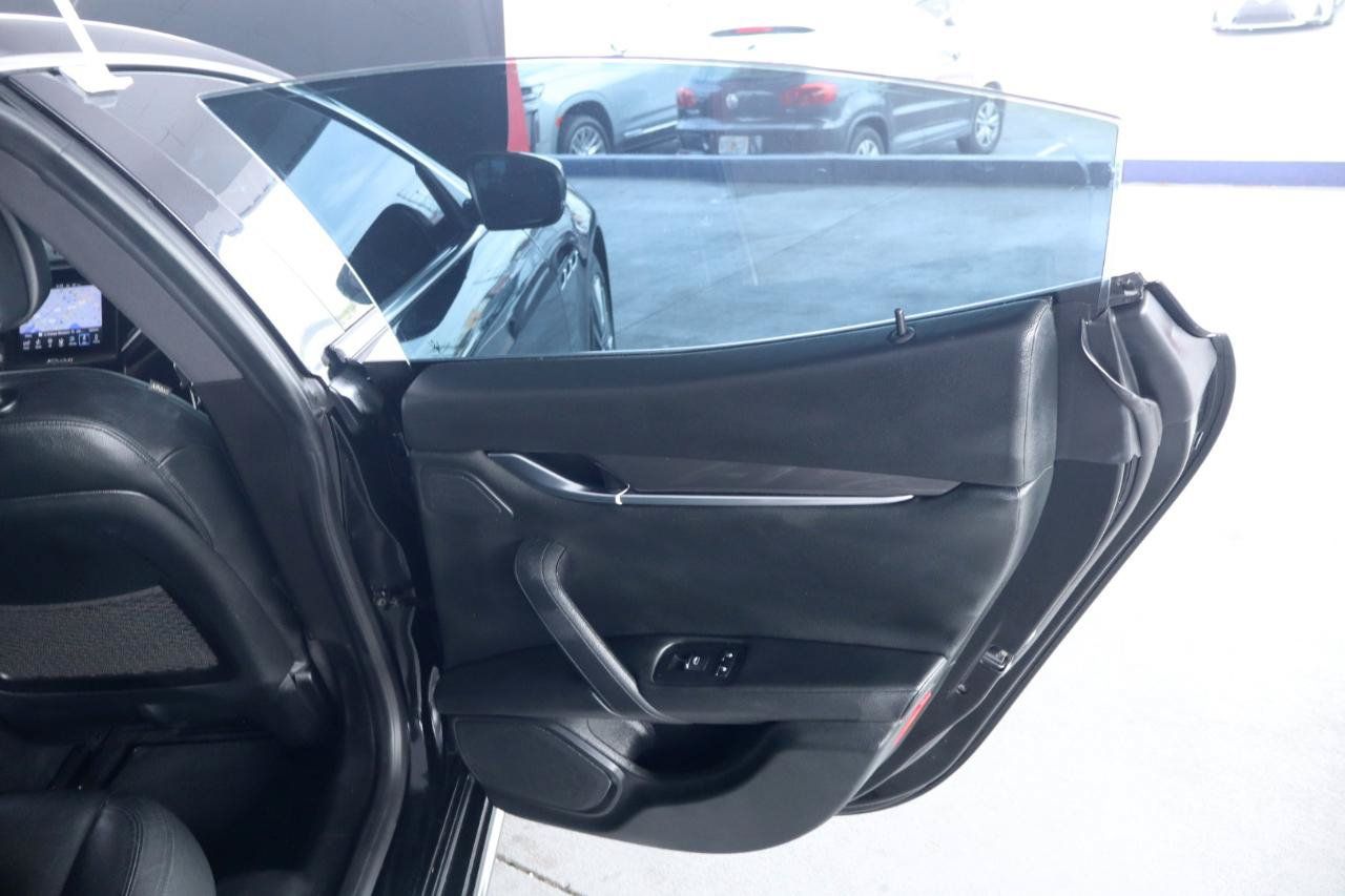 Used 2018 Maserati Ghibli RWD image 31