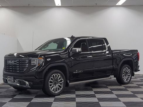 Used 2025 GMC Sierra 1500 Denali Ultimate AWD/4WD image 3