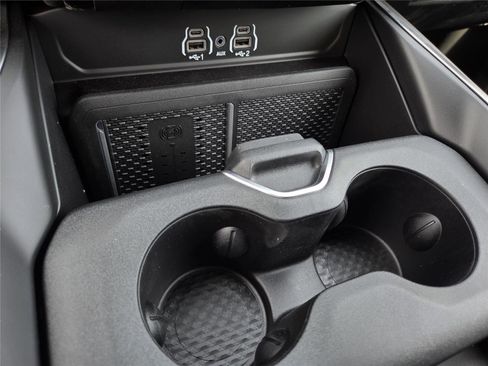New 2026 RAM 1500 Big Horn AWD/4WD image 18