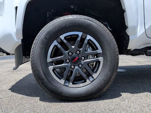 Used 2025 Toyota Tacoma TRD Sport AWD/4WD image 10