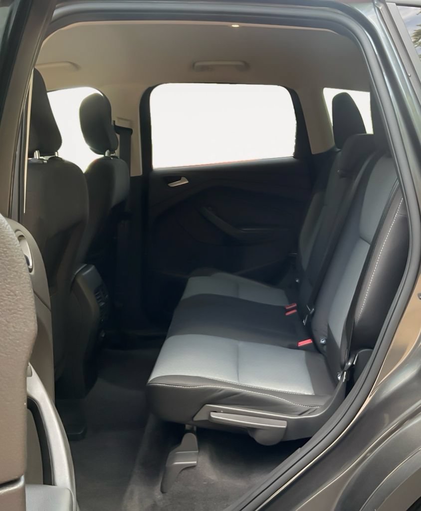 Used 2018 Ford Escape SE w/ Ford Safe & Smart Package AWD/4WD image 14