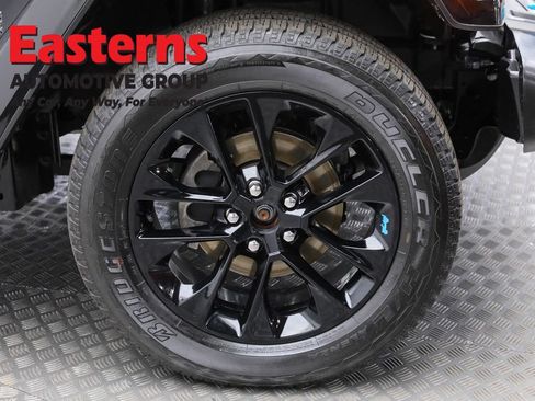 Used 2023 Jeep Wrangler Unlimited Sahara image 30