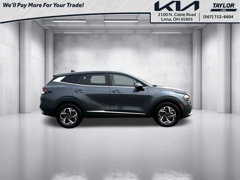 Used 2024 Kia Sportage LX FWD image 17