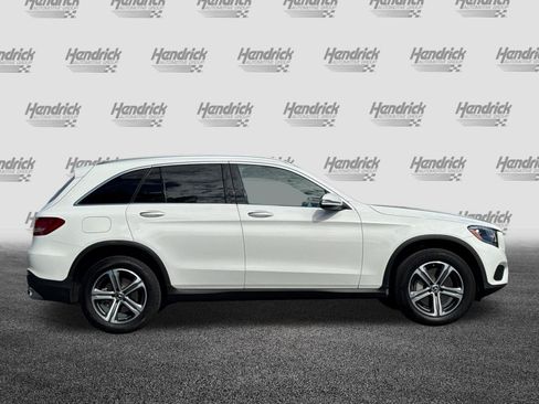 Used 2019 Mercedes-Benz GLC 300 4MATIC image 3