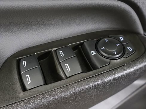 Used 2024 Chevrolet Equinox LT image 38