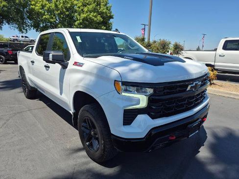 Used 2023 Chevrolet Silverado 1500 LT Trail Boss w/ Convenience Package II AWD/4WD image 12