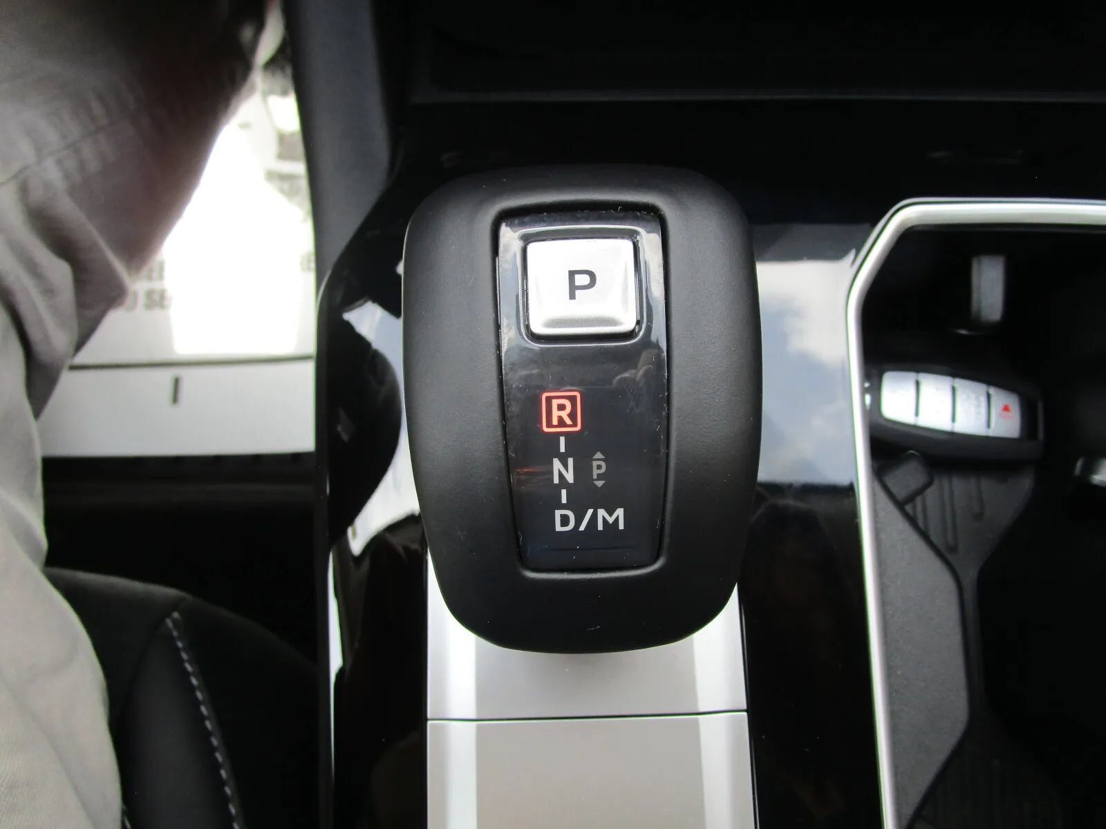 Used 2025 Mitsubishi Outlander SE AWD/4WD image 32