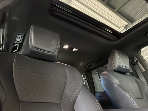 Used 2024 Lexus GX 550 w/ Accessory Package (Z1) AWD/4WD image 19
