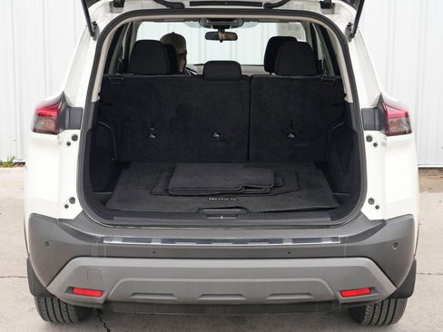 Used 2023 Nissan Rogue SV FWD image 9