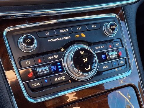 Used 2018 Lincoln Continental w/ Equipment Group 500A image 8