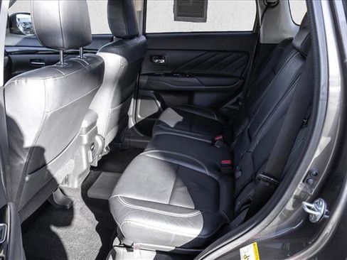 Used 2018 Mitsubishi Outlander GT image 21