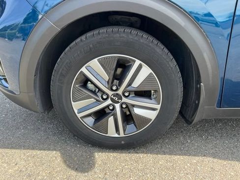 Used 2022 Kia Niro EX Premium FWD image 10