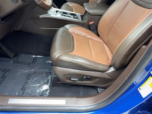 Used 2021 Ford Explorer King Ranch w/ Premium Technology Package image 25