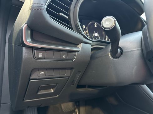 Used 2021 MAZDA MAZDA3 s image 32