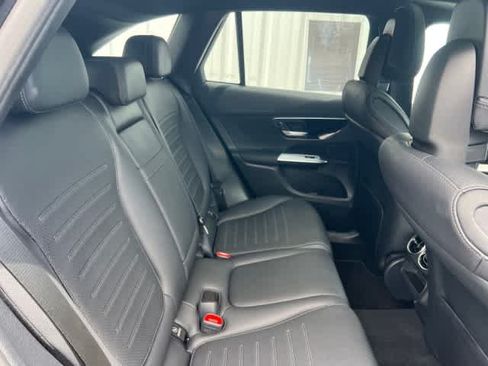 Used 2026 Mercedes-Benz GLC 300 image 23