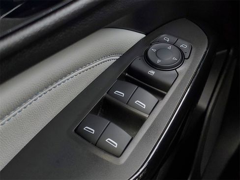 Used 2025 Chevrolet Trax LT image 16