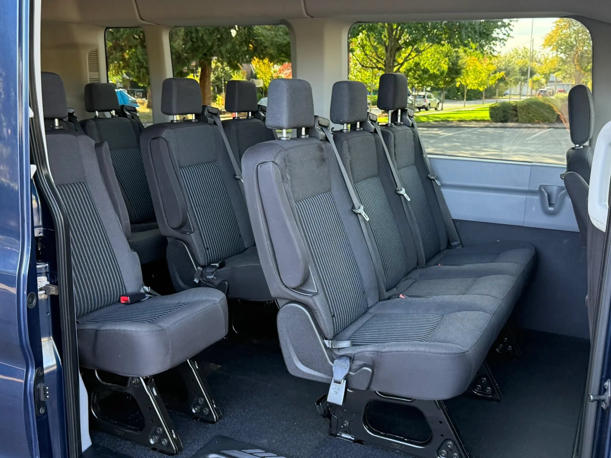 Used 2019 Ford Transit 350 XLT RWD image 3
