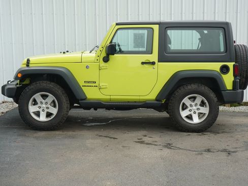 Used 2016 Jeep Wrangler Sport w/ Quick Order Package 24S AWD/4WD image 3