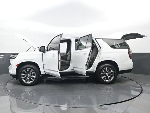 Used 2024 Chevrolet Tahoe LT w/ LT Signature Plus Package RWD image 35