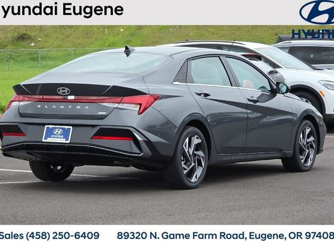 New 2025 Hyundai Elantra Limited image 4