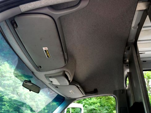 Used 2015 Freightliner Sprinter 2500 image 19