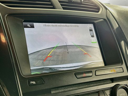 Used 2016 Ford Explorer XLT w/ Equipment Group 202A FWD image 23
