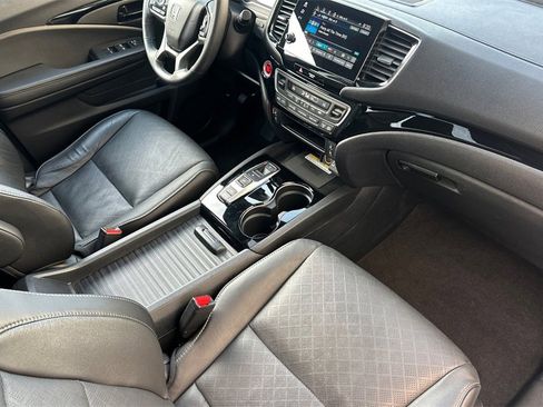 Used 2023 Honda Passport Elite image 16