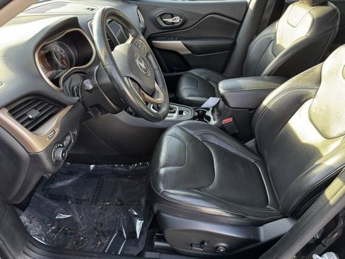 Used 2018 Jeep Cherokee Limited image 5