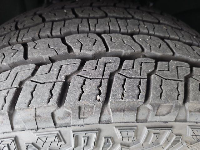 Used 2026 GMC Yukon AT4 Ultimate w/ LPO, Floor Liner Package AWD/4WD image 27