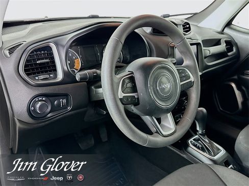 Used 2023 Jeep Renegade Latitude image 25