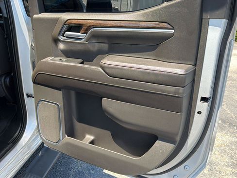 Used 2022 GMC Sierra 1500 Elevation w/ Elevation Premium Package AWD/4WD image 15