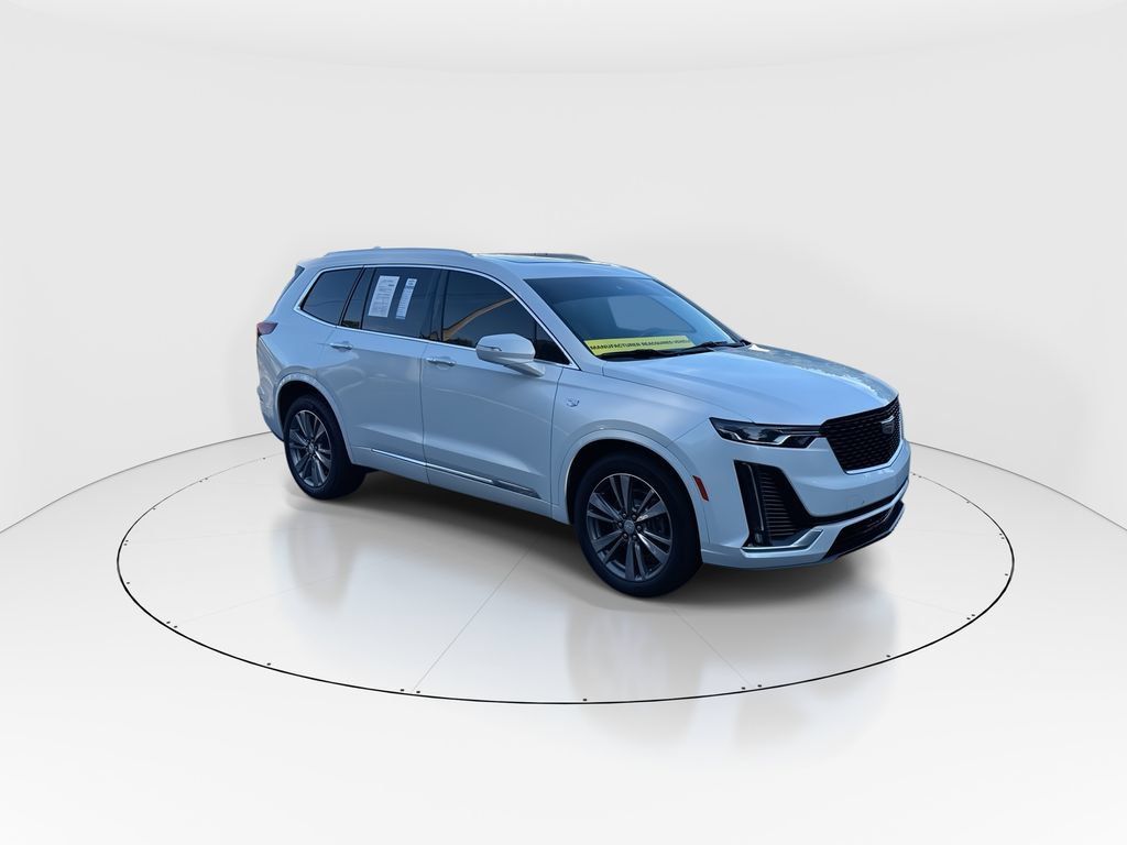 Used 2020 Cadillac XT6 Premium Luxury FWD image 2