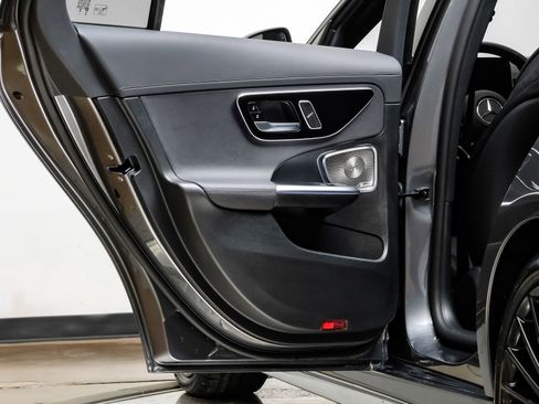 Used 2025 Mercedes-Benz C 300 4MATIC Sedan image 43