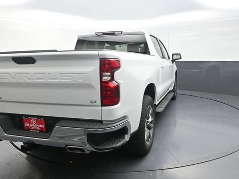 Used 2022 Chevrolet Silverado 1500 LT w/ Z71 Off-Road Package AWD/4WD image 8