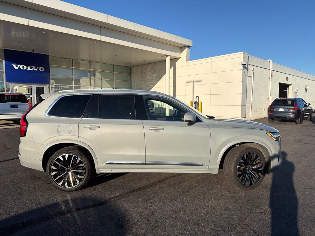 Used 2026 Volvo XC90 B6 Plus AWD/4WD image 2