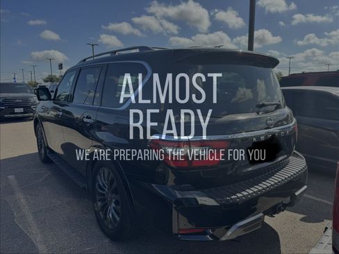 Used 2023 Nissan Armada Platinum w/ Cargo Package AWD/4WD image 3