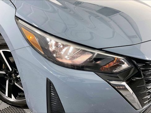 Used 2025 Nissan Sentra SV w/ Trunk Package image 39