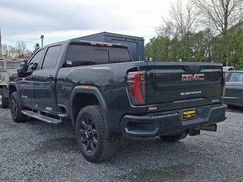 Used 2024 GMC Sierra 2500 AT4 w/ Technology Package image 3
