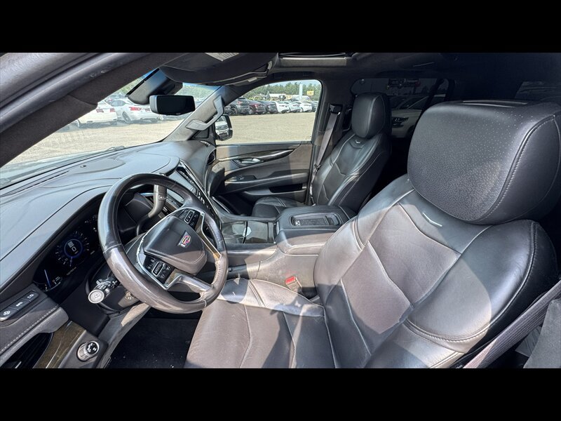 Used 2017 Cadillac Escalade Platinum AWD/4WD image 13