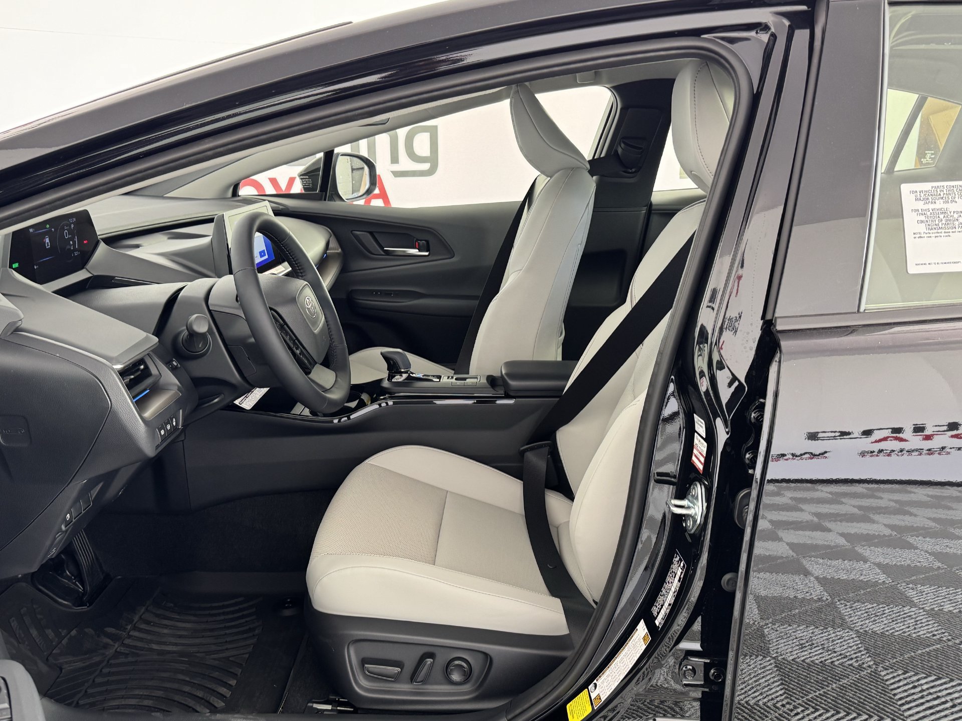 New 2027 Toyota Prius XLE FWD image 5