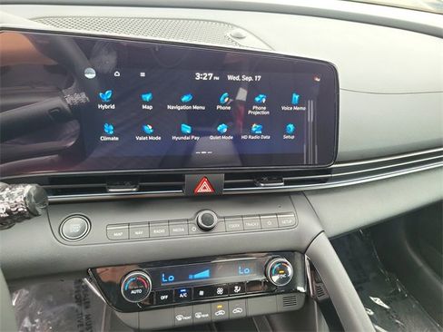 New 2025 Hyundai Elantra SEL image 6