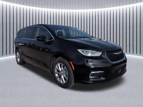 New 2026 Chrysler Pacifica Limited w/ Uconnect Theater Family Group AWD/4WD image 1