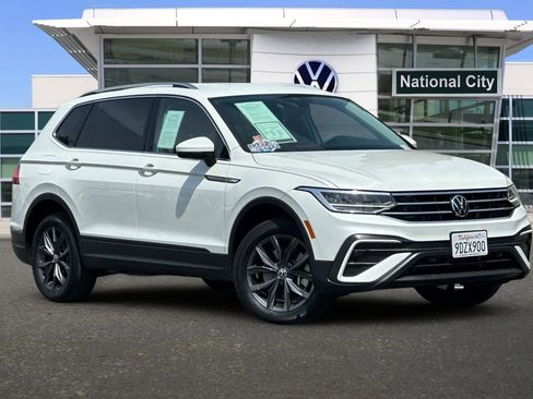 Certified 2023 Volkswagen Tiguan SE FWD image 2