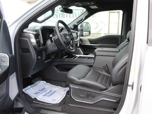 New 2026 Ford F250 Platinum w/ Tremor Off-Road Package AWD/4WD image 22