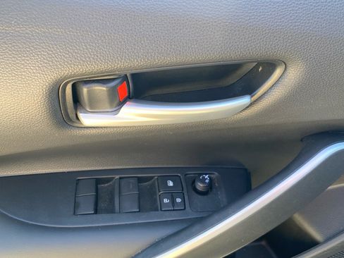 Used 2024 Toyota Corolla SE w/ SE Package image 19