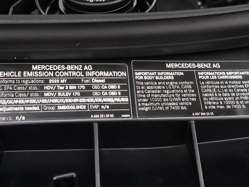 Used 2025 Mercedes-Benz Sprinter 2500 image 18