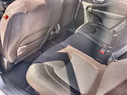 Used 2016 Jeep Cherokee 75th Anniversary FWD image 33